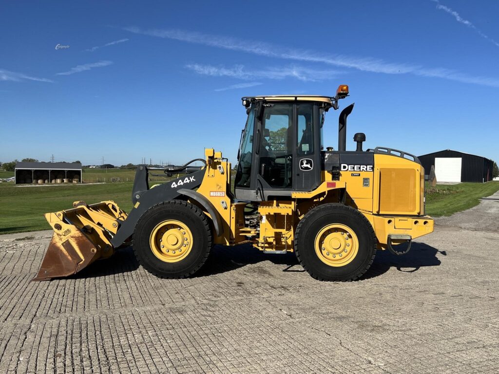 2010 JOHN DEERE 444K