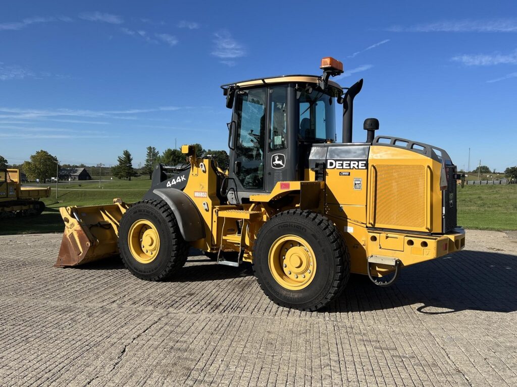 2010 JOHN DEERE 444K