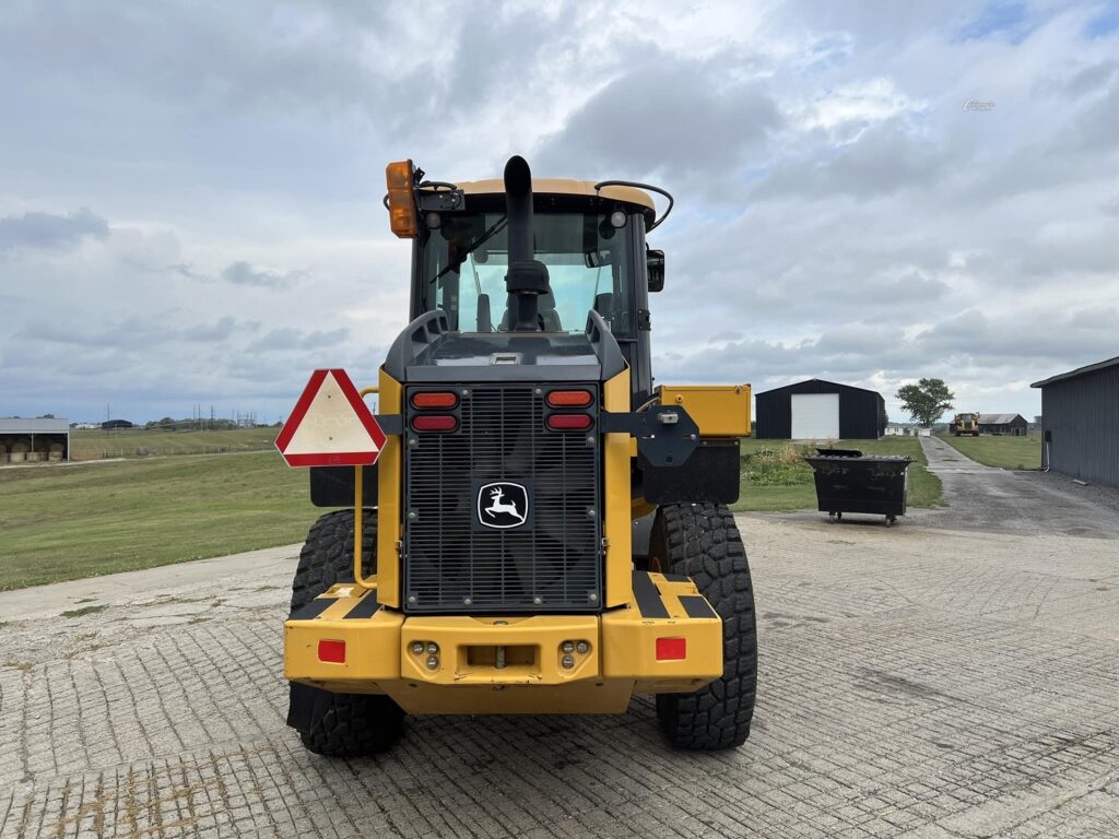 2010 JOHN DEERE 444K